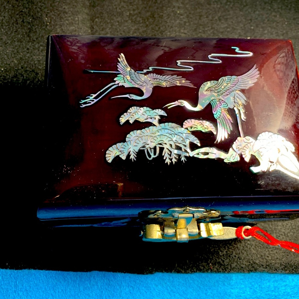 Vintage Japanese jewelry box inlaid abalone near mint!